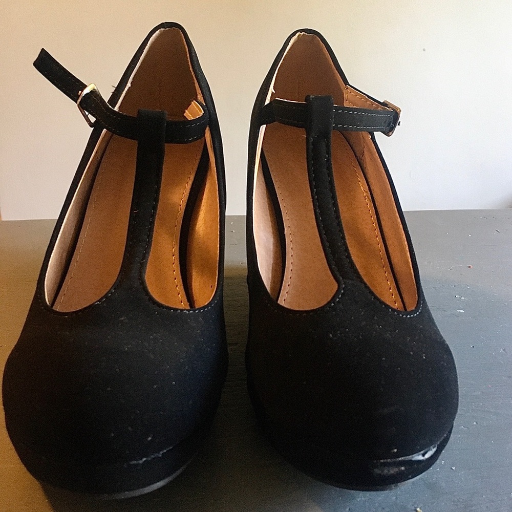 Black T Bar Heels NWOT